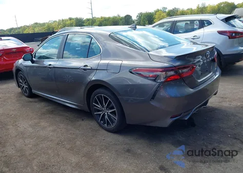 2024 Toyota Camry Se z USA, uszkodzony, nr VIN 4T1G11AK5RU892930